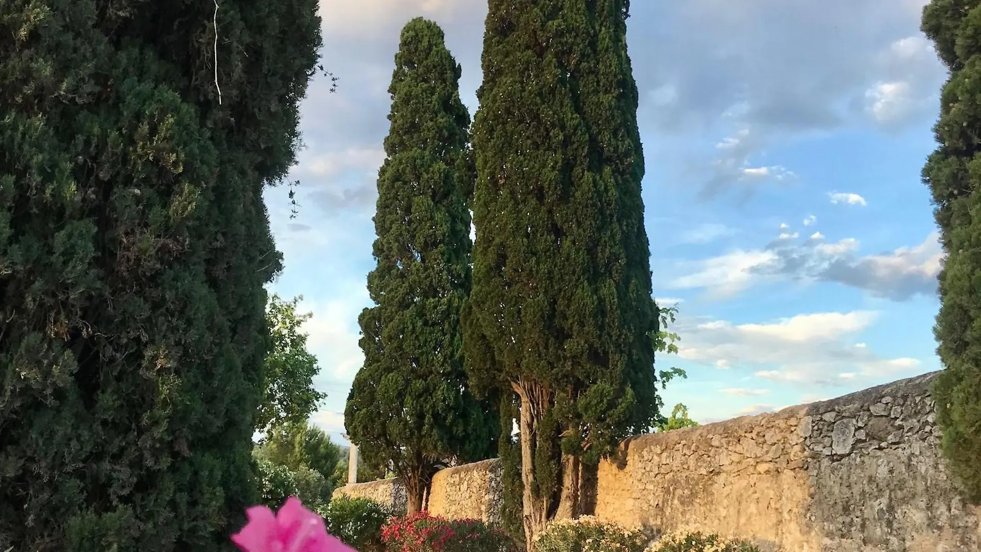 Masia Centenaria En Sitges Spain